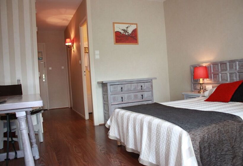 בית מלון כפרי Grand Hôtel De La Reine Amélie