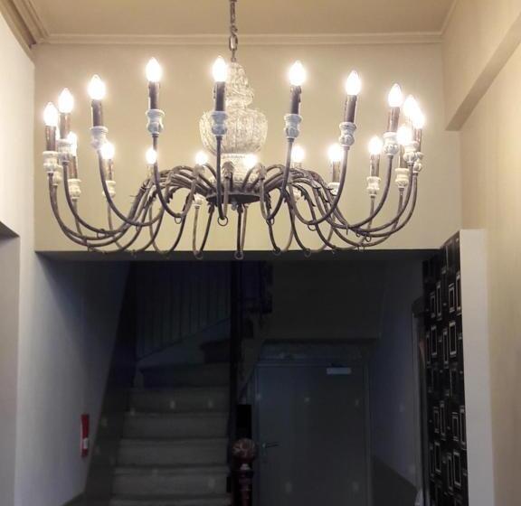 هتل Hôtel Restaurant Chez Carrière