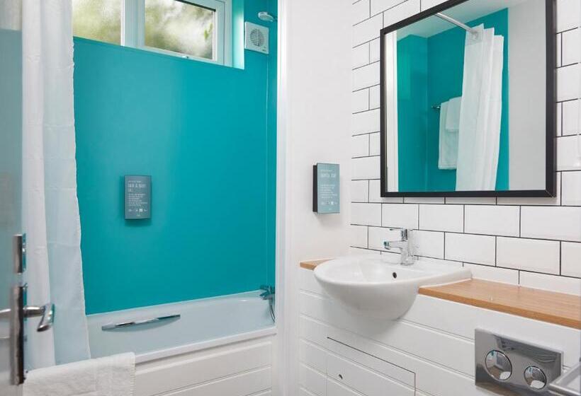 هتل The Longshoot