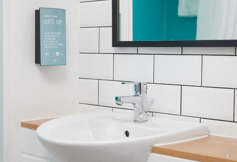 هتل The Longshoot