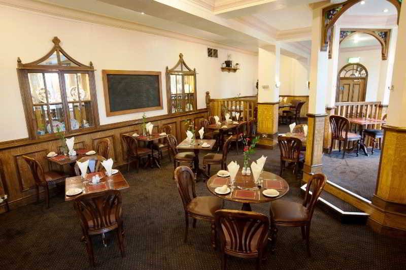 هتل The Station Apart