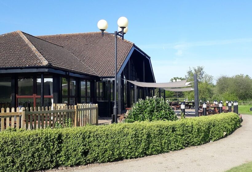 فندق Weald Of Kent Golf Course And