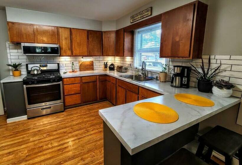Cozy And Spacious Dogs Ok Boyne City 1mi Boyne Mountain 8mi
