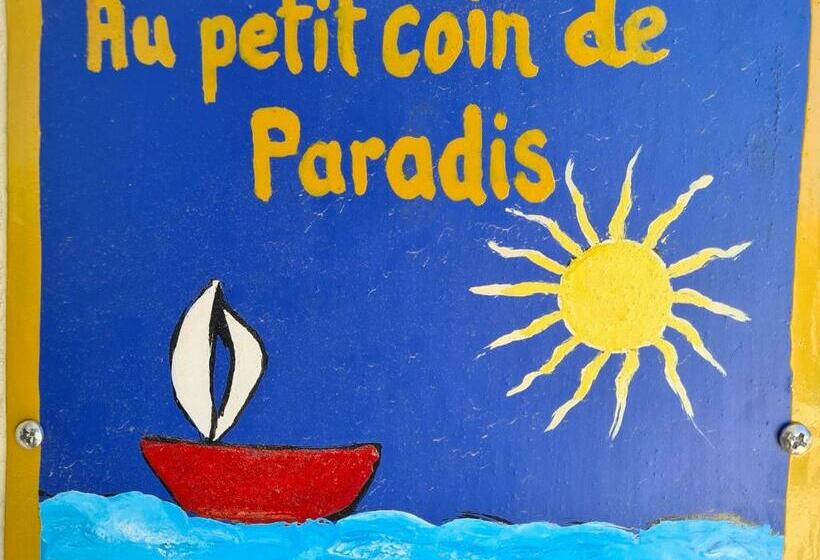 Petit Coin De Paradis Les Pieds Dans L’eau