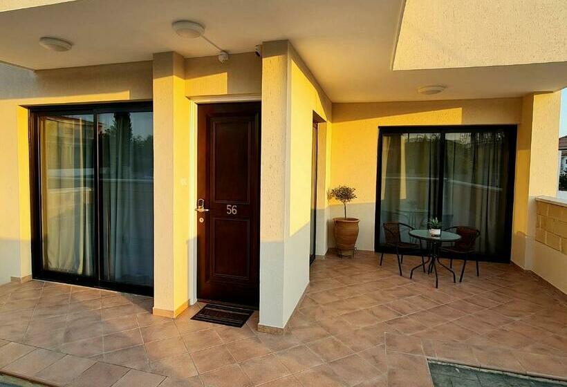 Pylaapts Apartments Near The Beach
