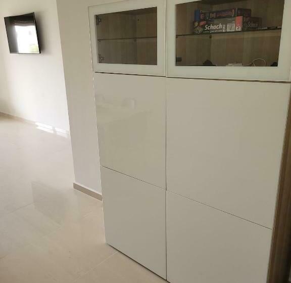 Appartement Avec Piscine à Saidia Climatisation Et Wifi