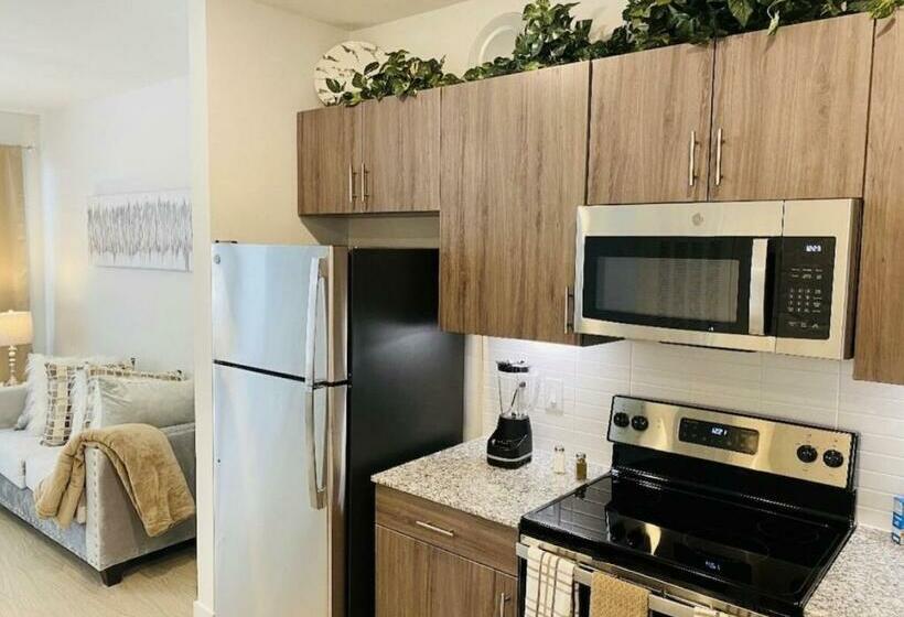 Chosen Stays Luxury Apartment