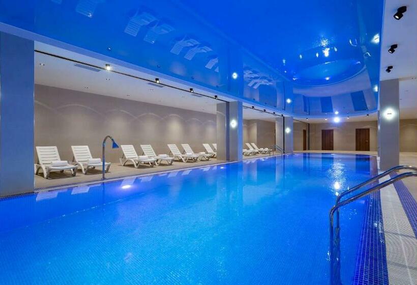 בית מלון כפרי Hilton Garden Inn Samarkand