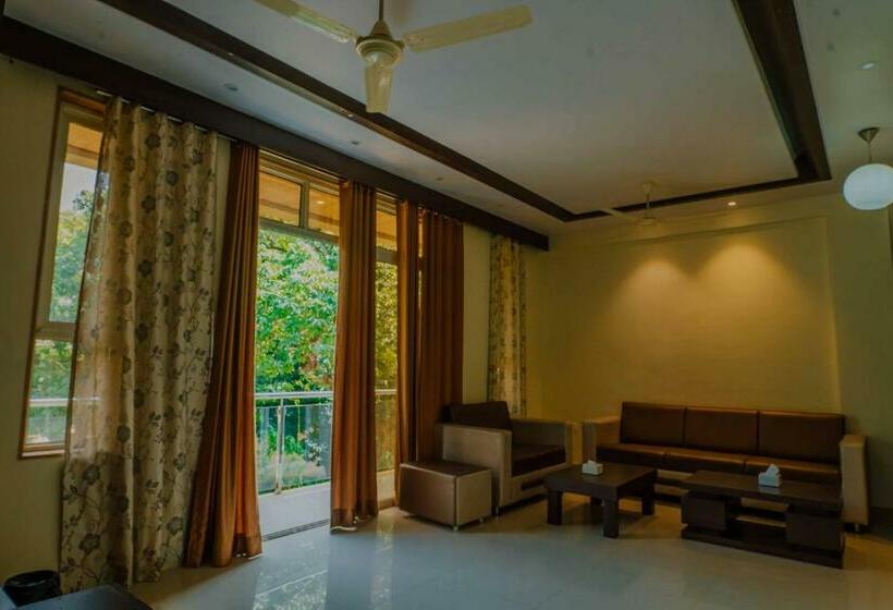 Отель Oakwood Mahabaleshwar