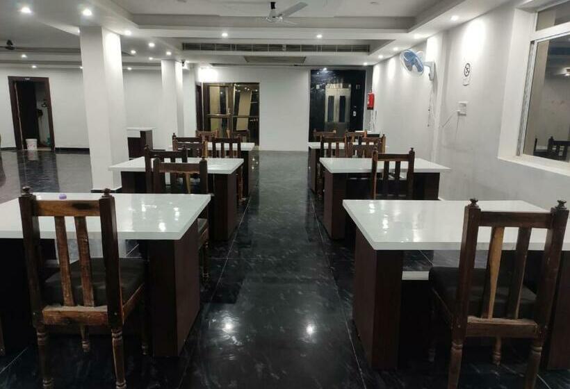 هتل Shree Krishna Palace