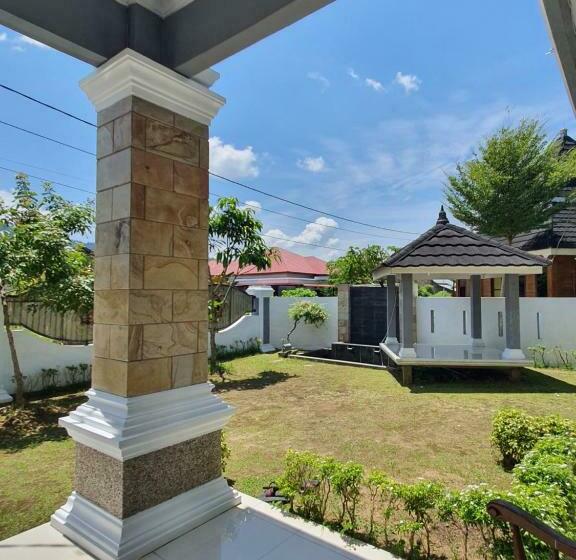 펜션 Mahakam Guest House