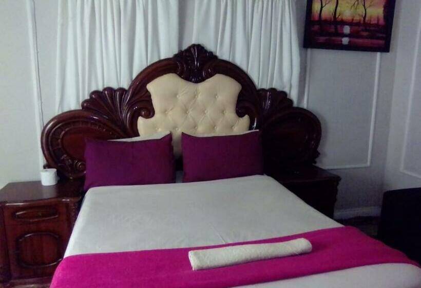 پانسیون Marcilee Guesthouse