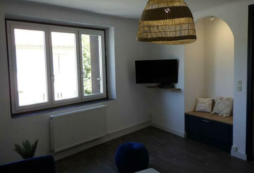 Spacieux Appartement Au Pied De La Cité Médiévale