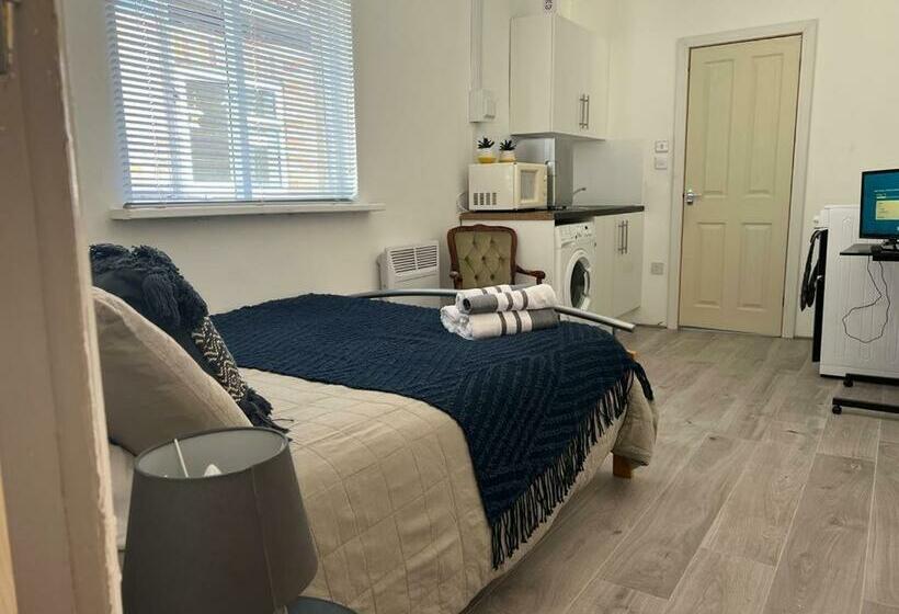 膳宿费 Kingston Studio Flat