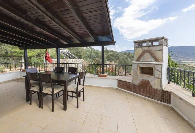 Splendid Villa Surrounded By Nature Near Milas Bodrum Airport