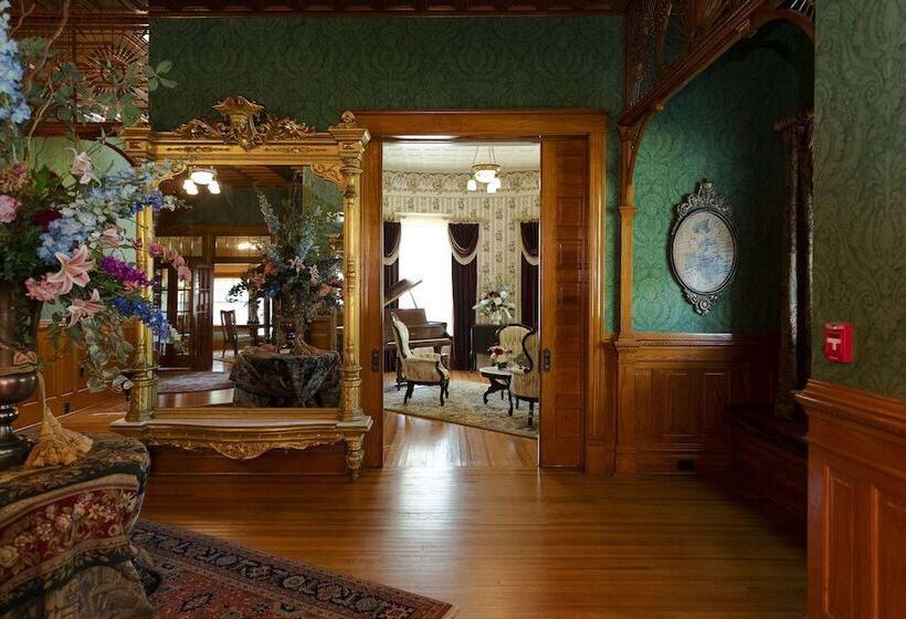 فندق صغير Captain Henderson House