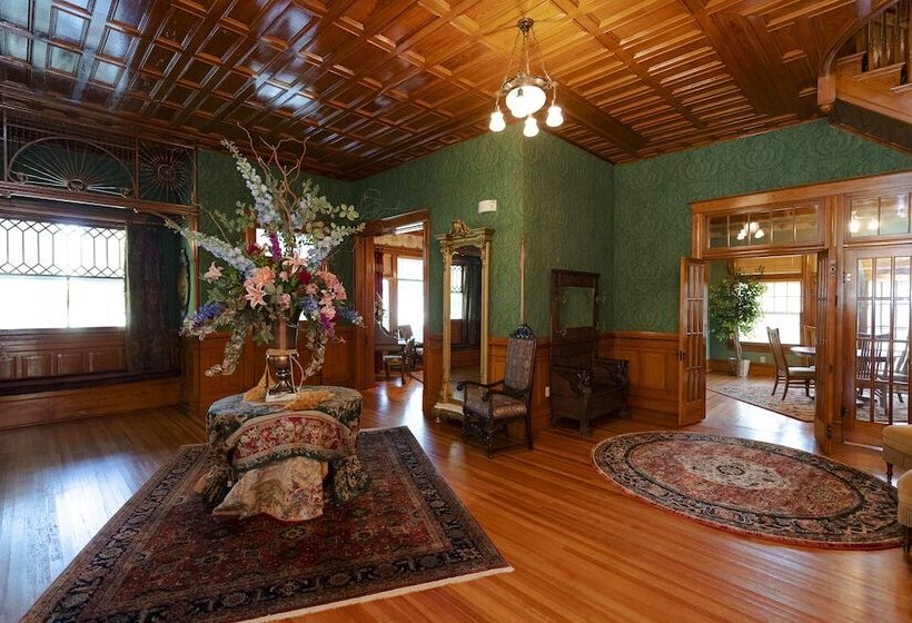 فندق صغير Captain Henderson House