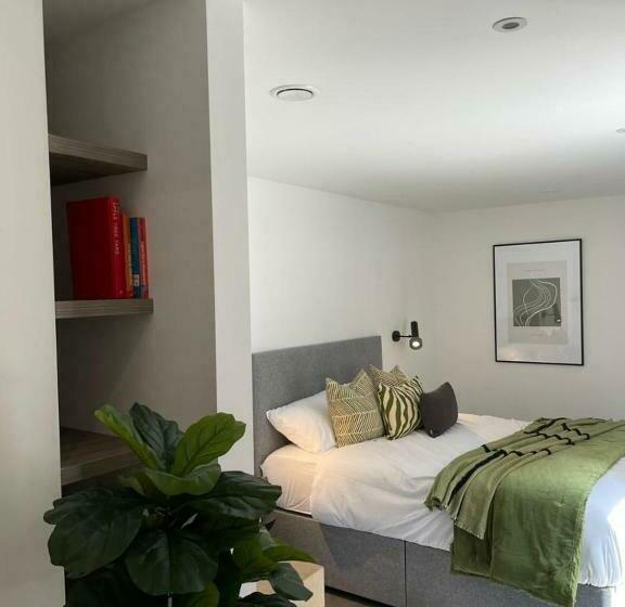 Brand New 3 Bedroom Home In London