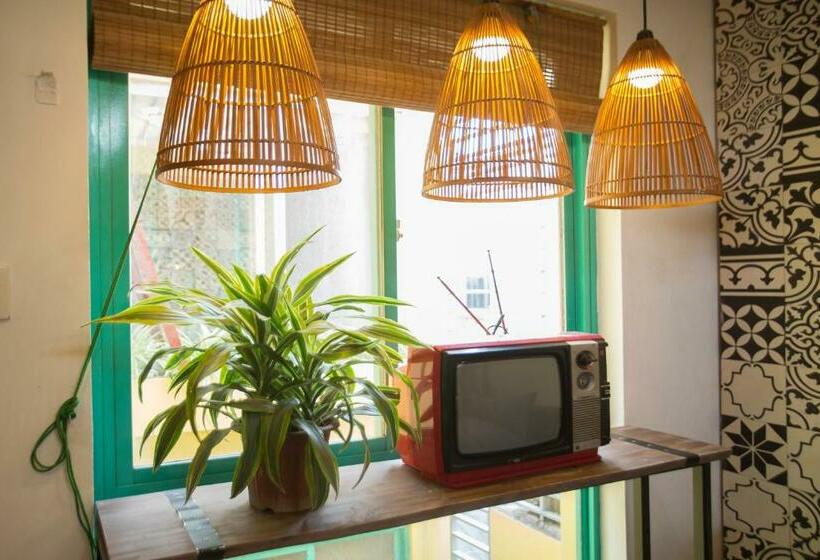 Cosy Room With Bath Tub In Hanoi Downtown