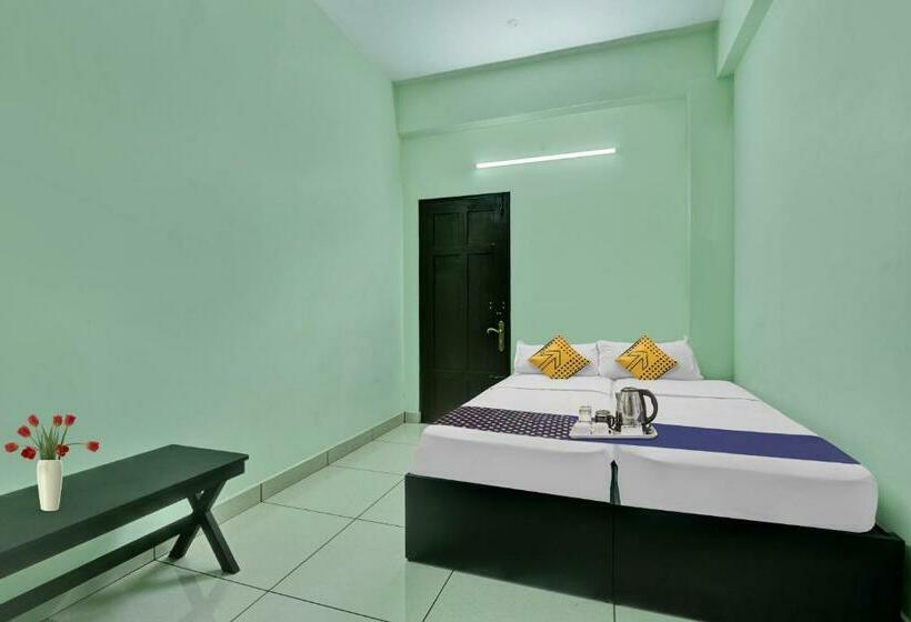 Отель Spot On Ar Plaza Rooms