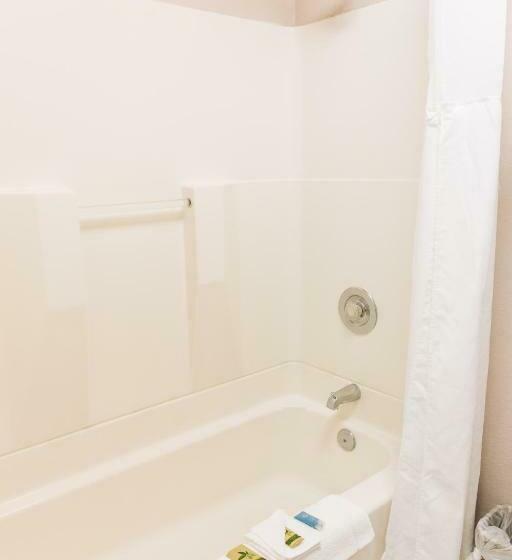 Мотель Quincy Inn And Suites