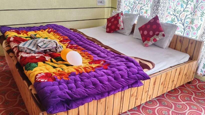 膳宿费 New Snow View Resort Pahalgam