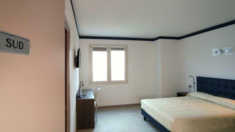 Пансион Suites Direzionale Carpi