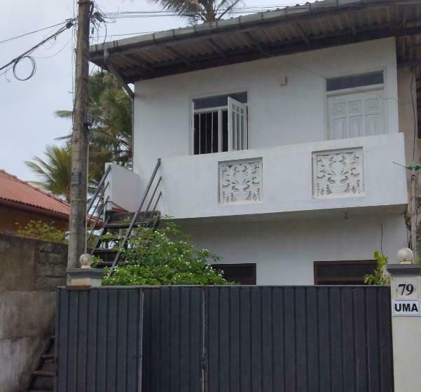 پانسیون Uma Beach Home