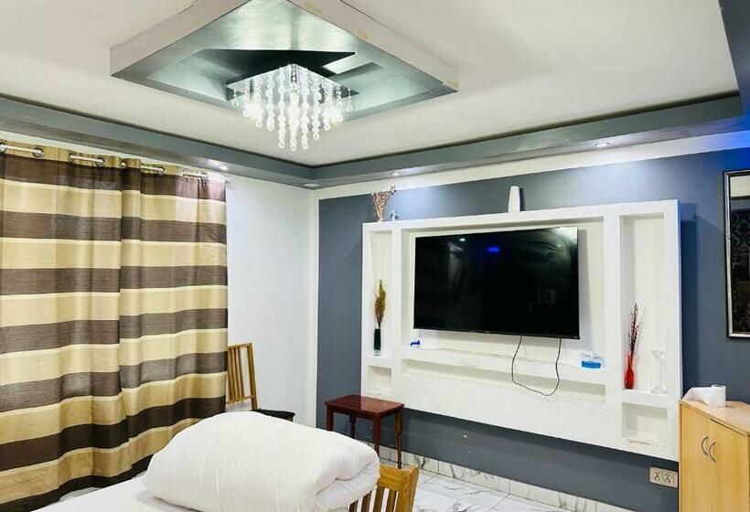 Bed and Breakfast Uniques! 4beds Double Bed