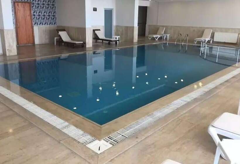 هتل Westport Istanbul Resort & Spa