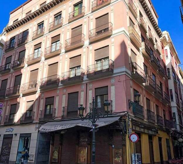 Пансион Az The Old Town Hostel Coliving