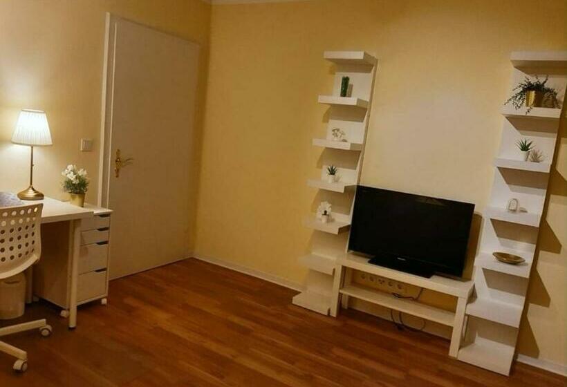 Schöne Ferienwohnung Mit Balkon Und Garten