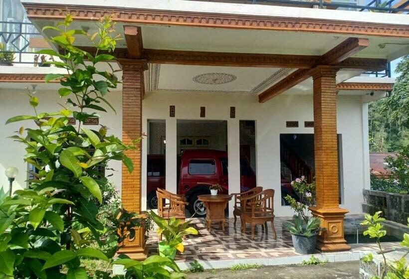 Bed and Breakfast D Sunset Syariah Hotel Tawangmangu
