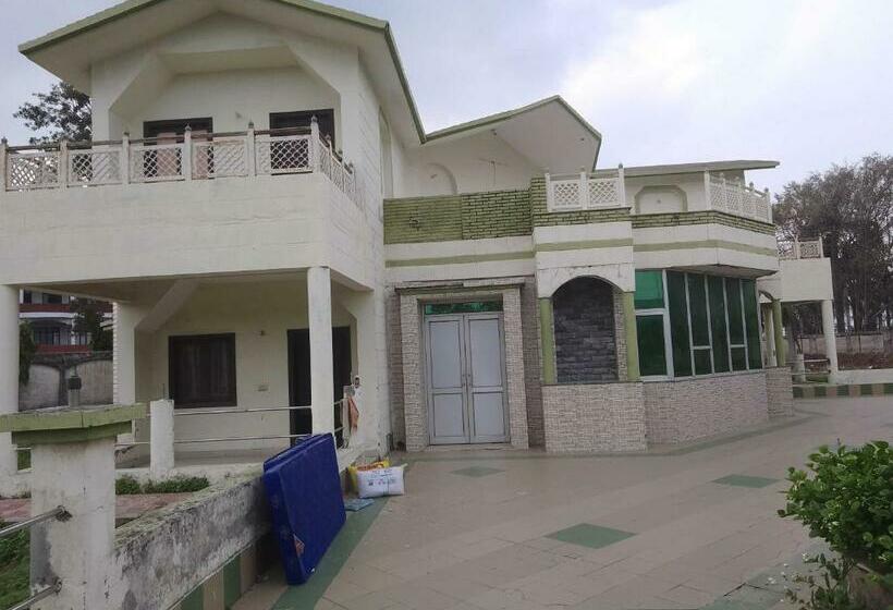 Отель Spot On 92411 Mayuri Farm House