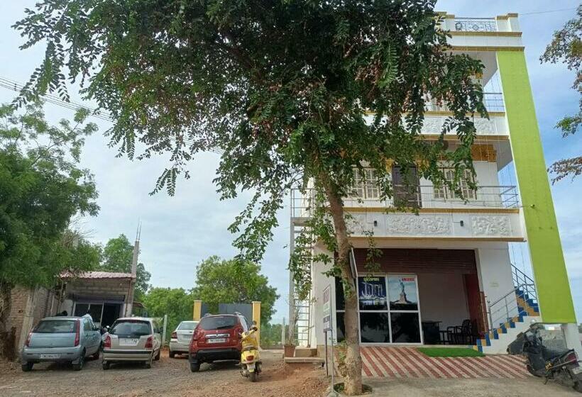 פנסיון Guru Residency Pondicherry