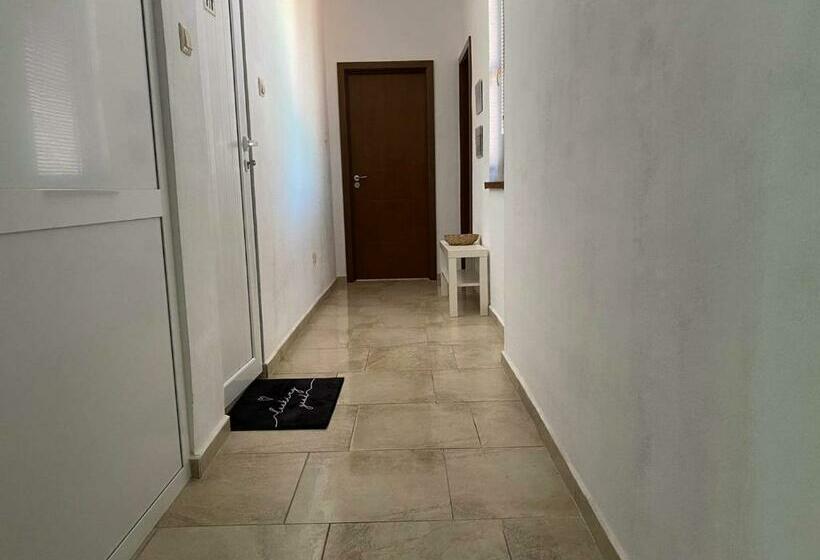 петрови
