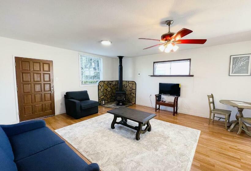 Comfy Guesthouse In Yelm