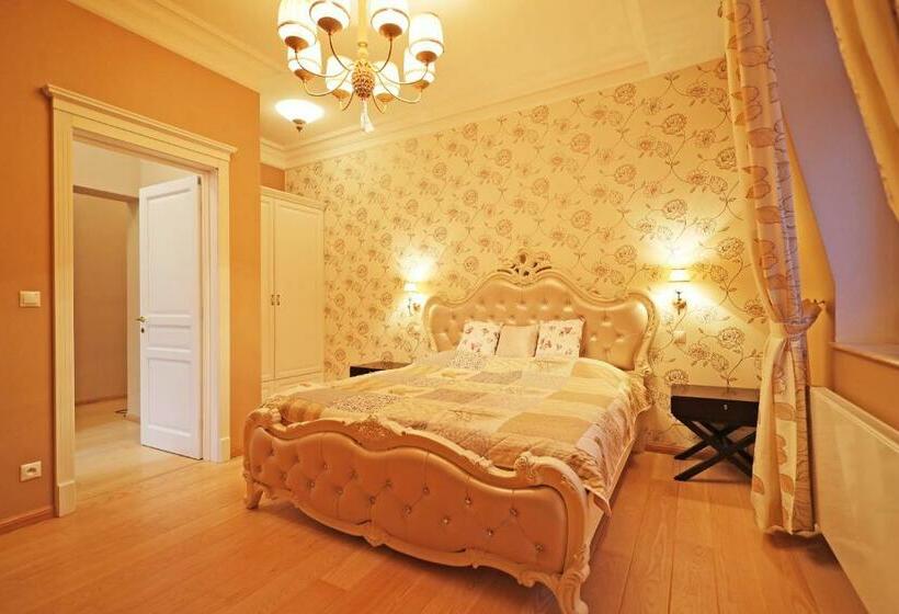Luxury Apartment Diamond