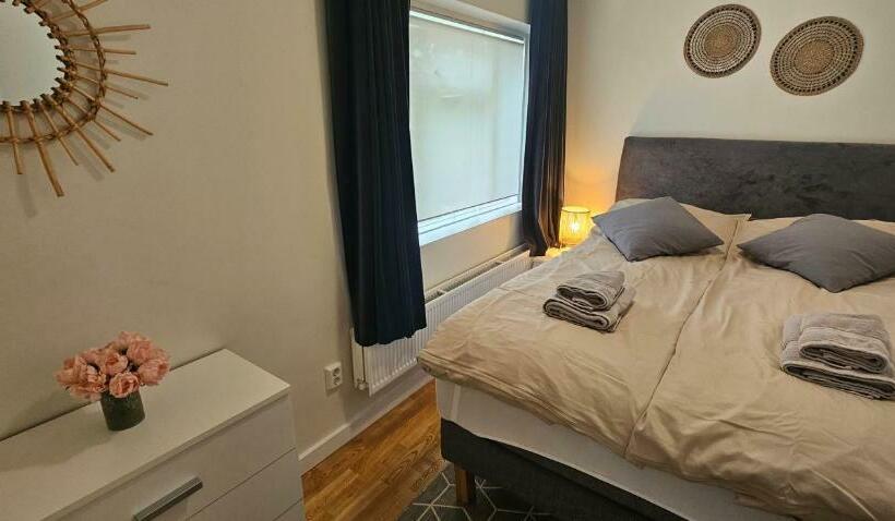 پانسیون B&b Rooms Husavik 3