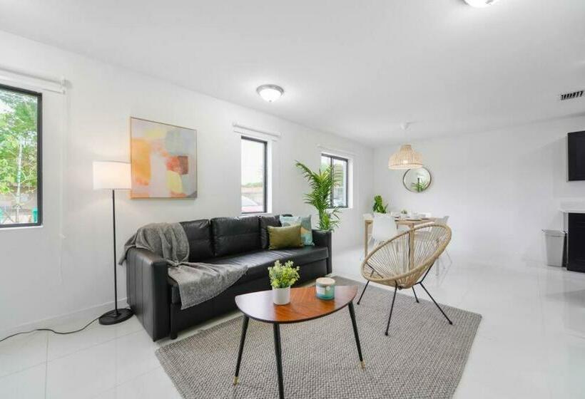Wonderful Brand New Duplex 3 Br 2,5 Bathrooms With Parking