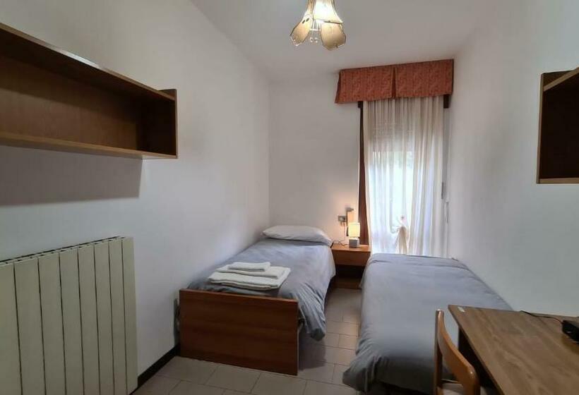 ホテル Albergo Meublé Aurora