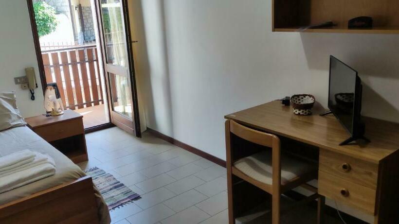 ホテル Albergo Meublé Aurora