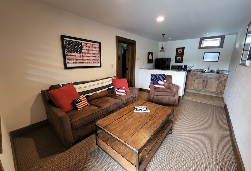 ホテル The Inn At Shady Lawn