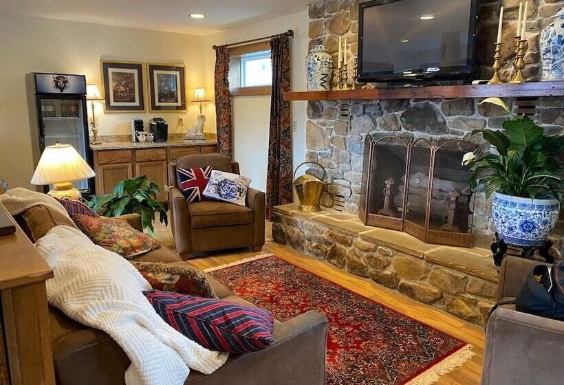 ホテル The Inn At Shady Lawn