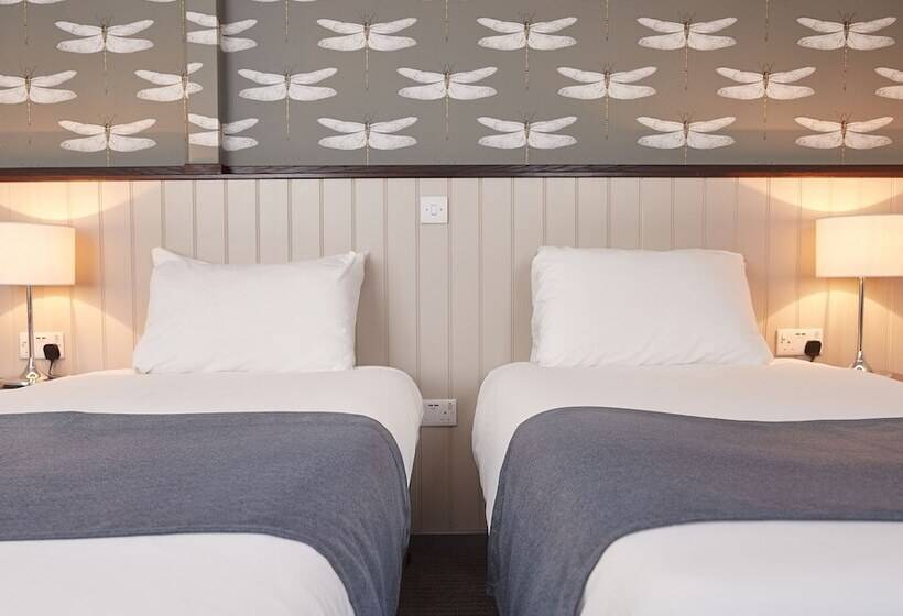 Отель Corner House Inn By Greene King Inns