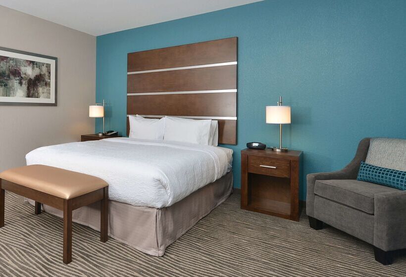 هتل Hampton Inn & Suites Des Moines Downtown