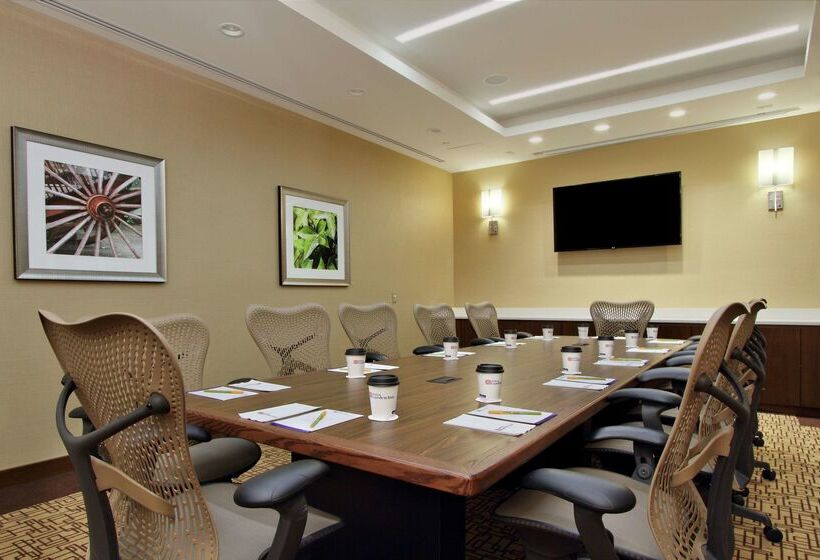 هتل Hilton Garden Inn New York/midtown Park Ave