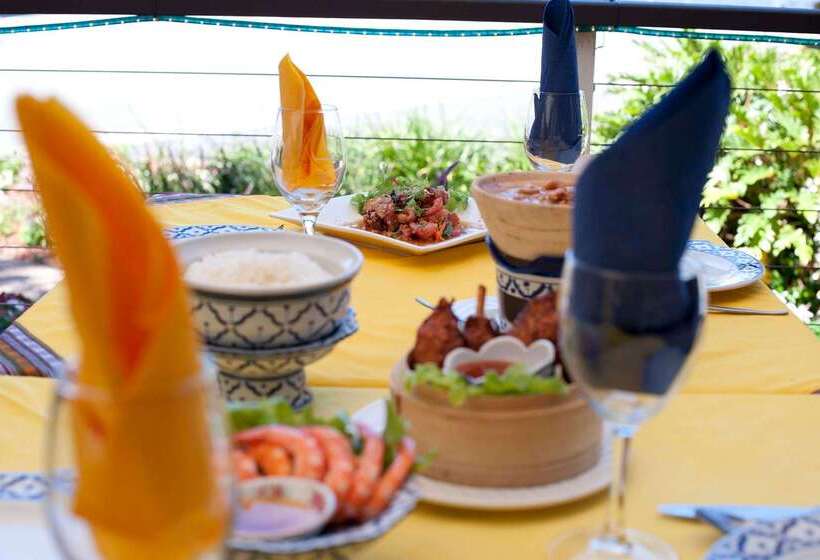 هتل Ramada Resort By Wyndham Golden Beach