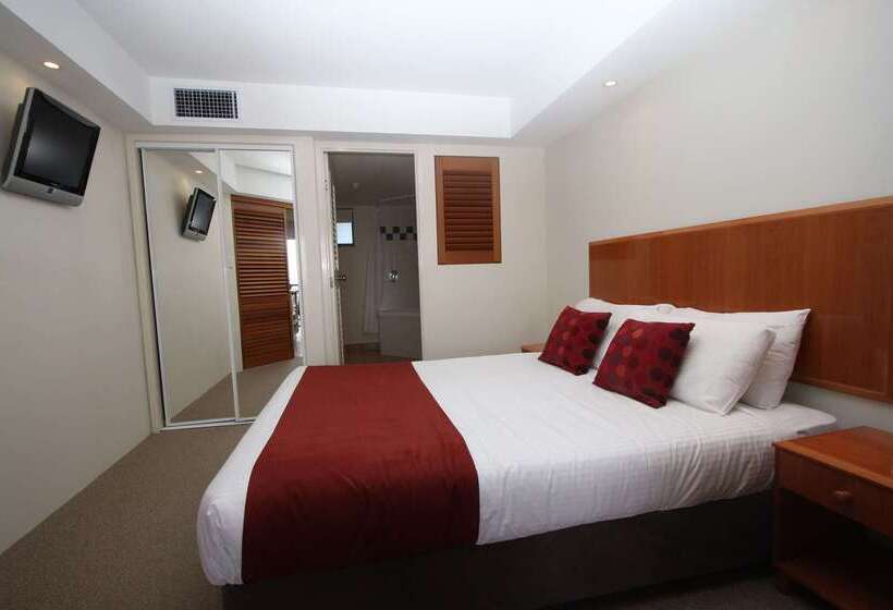 هتل Ramada Resort By Wyndham Golden Beach