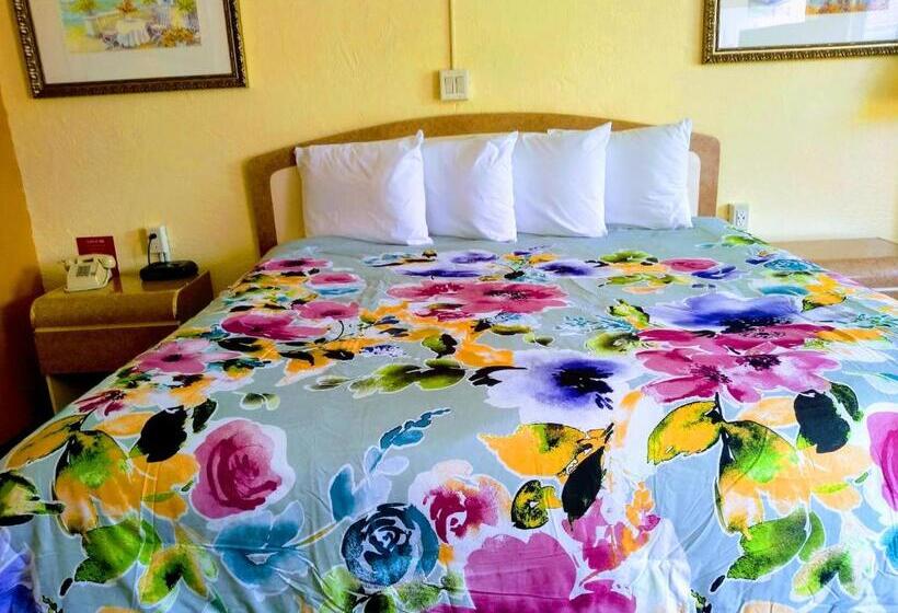 בית מלון כפרי Super Inn Daytona Beach